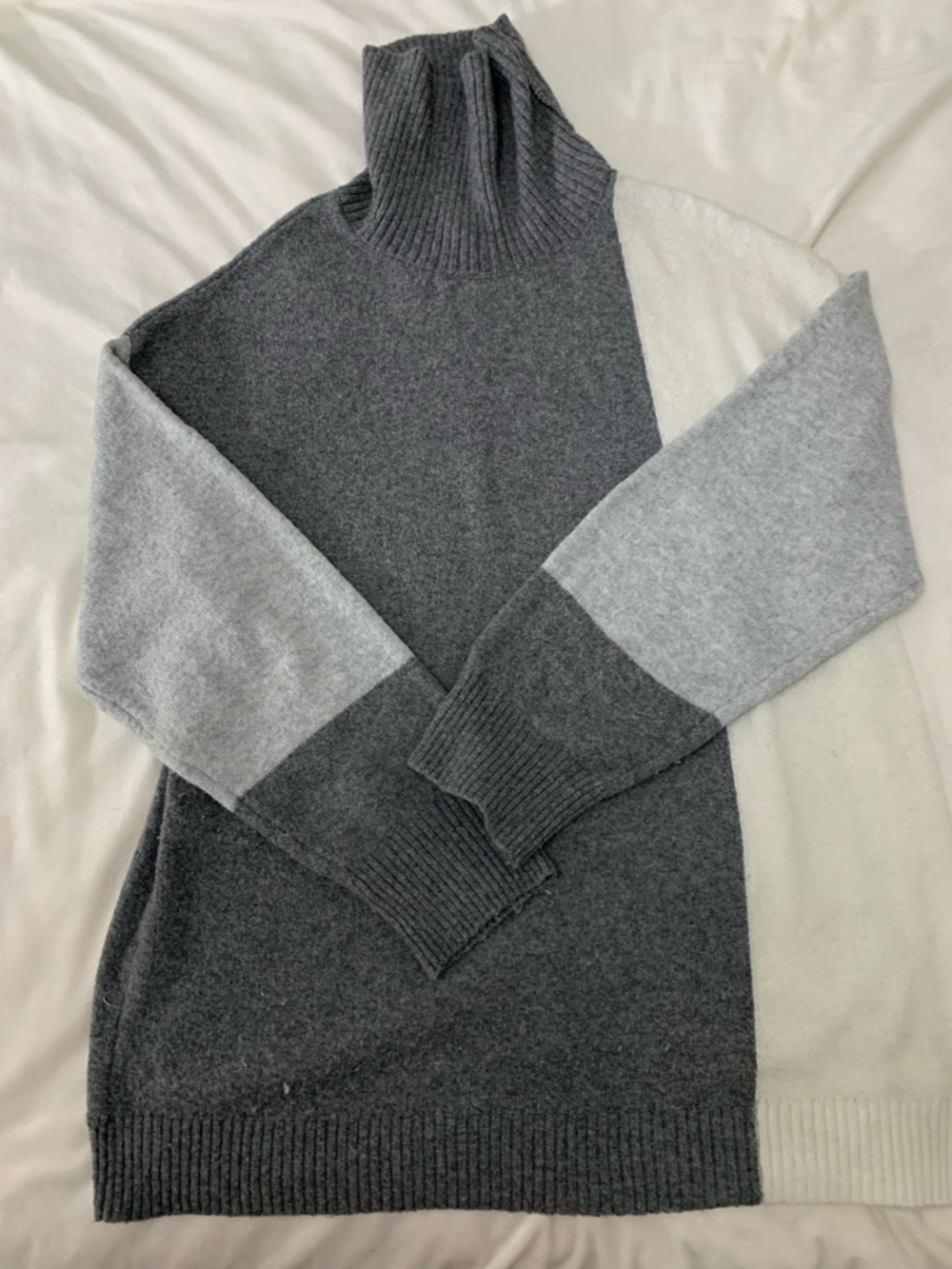 Apt. 9 Colorblock Turtleneck Sweater in Dark Gray, Light Gray & Cream